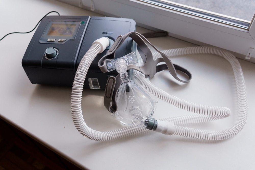CPAP machine with mask and tubing